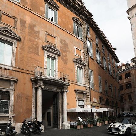 Charming Penthouse In Piazza Venezia With Terrace Lägenhet Rom Exteriör bild
