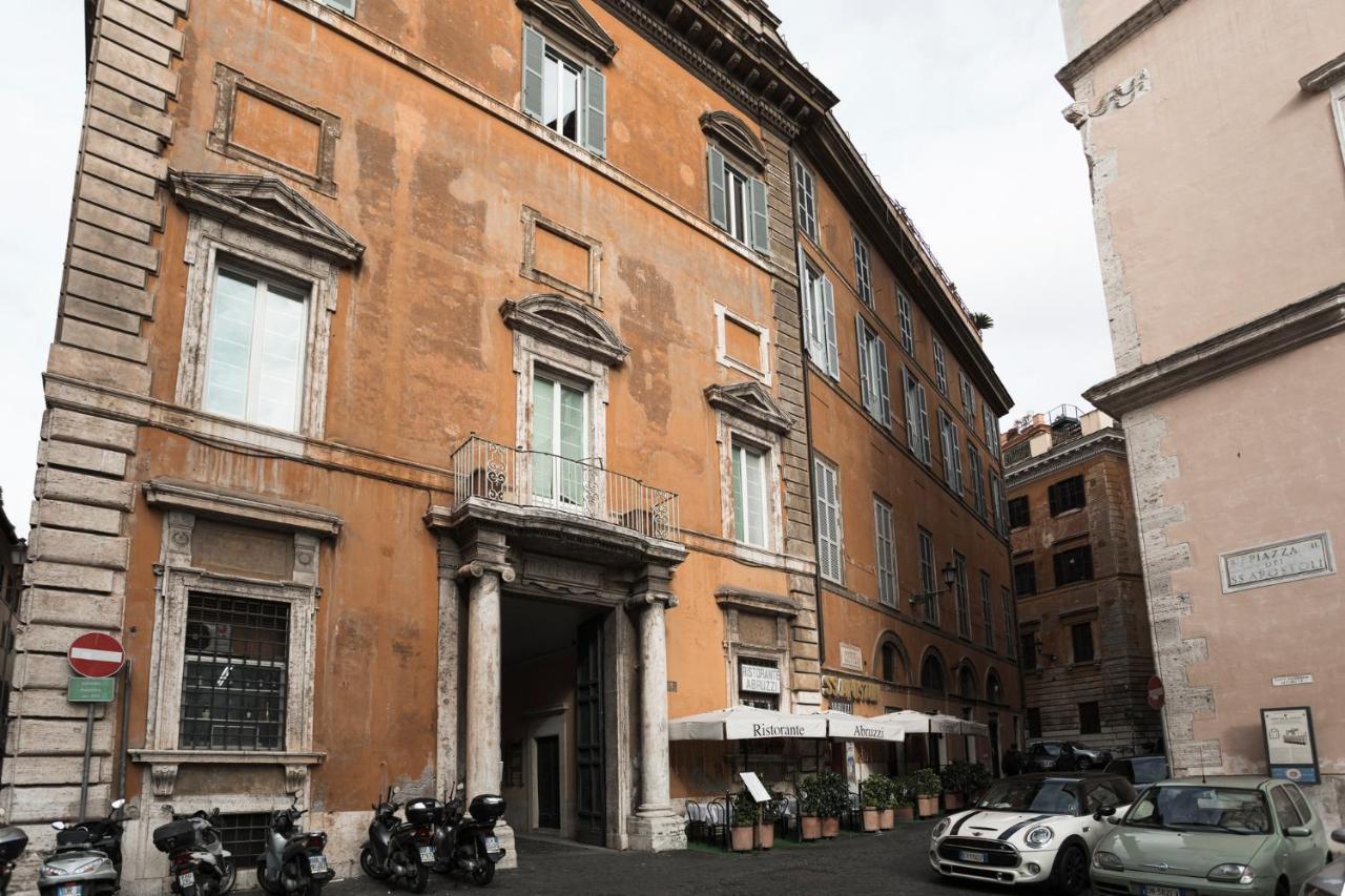 Charming Penthouse In Piazza Venezia With Terrace Lägenhet Rom Exteriör bild