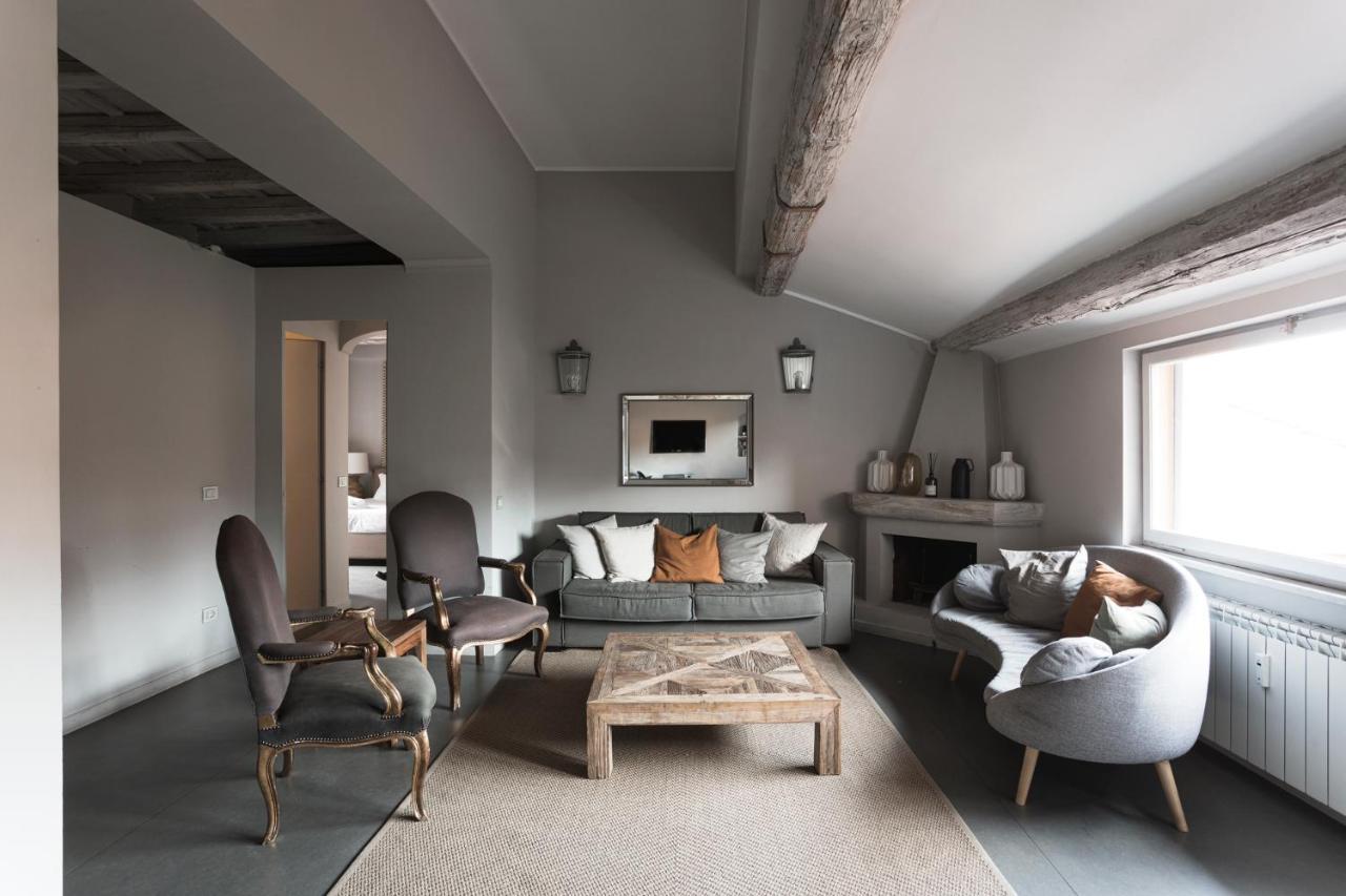 Charming Penthouse In Piazza Venezia With Terrace Lägenhet Rom Exteriör bild