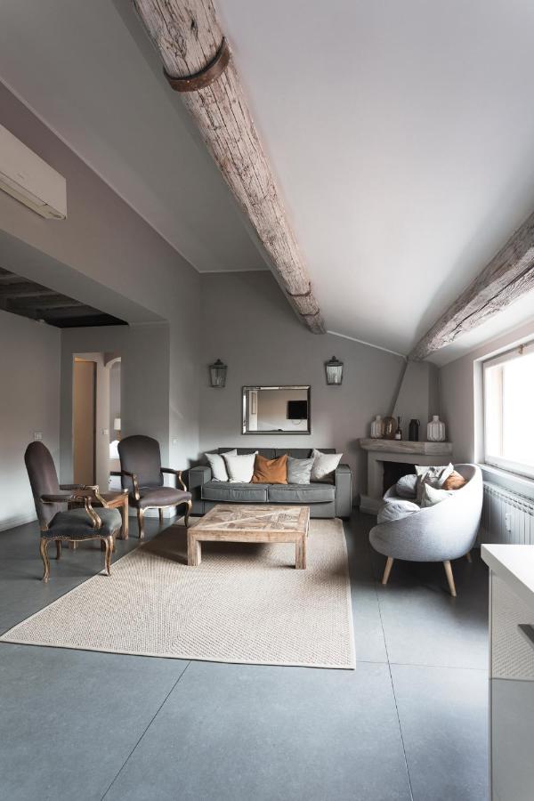 Charming Penthouse In Piazza Venezia With Terrace Lägenhet Rom Exteriör bild