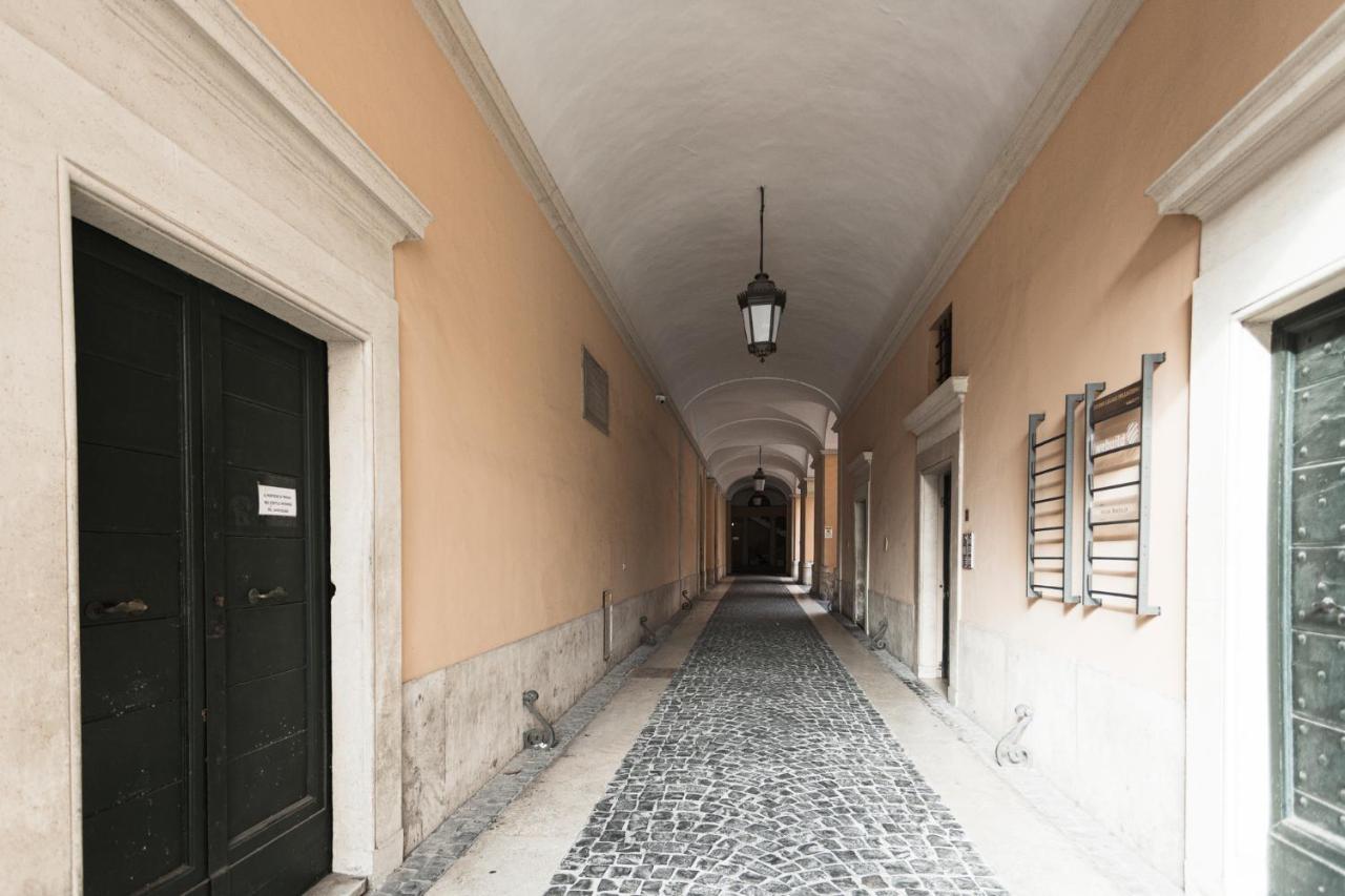 Charming Penthouse In Piazza Venezia With Terrace Lägenhet Rom Exteriör bild